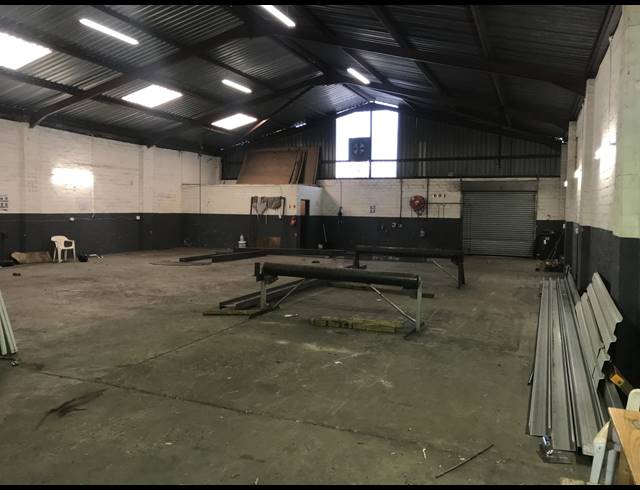 435M² FACTORY TO LET IN STIKLAND INDUSTRIAL